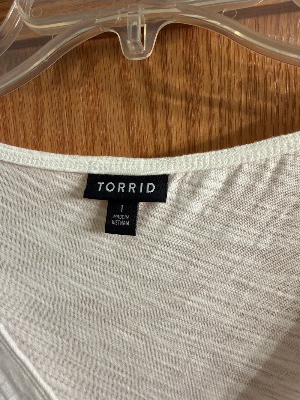 torrid White V-Neck Tiered Tunic - Picture 2 of 6